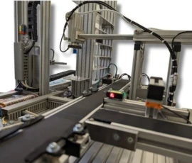 Manipulator transferowy oraz stacja wysokiego składowania