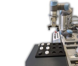 Robot współpracujący i stanowisko paletyzacji Kadr na robot współpracujący i stanowisko paletyzacji