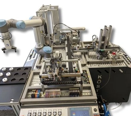 Widok na stanowisko od strony stacji magazynu powierzchniowego. Widok z góry na stanowisko od strony stacji magazynu powierzchniowego.