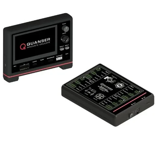 Dwa trenażery Quanser Zdjęcie dwóch trenażerów Quanser